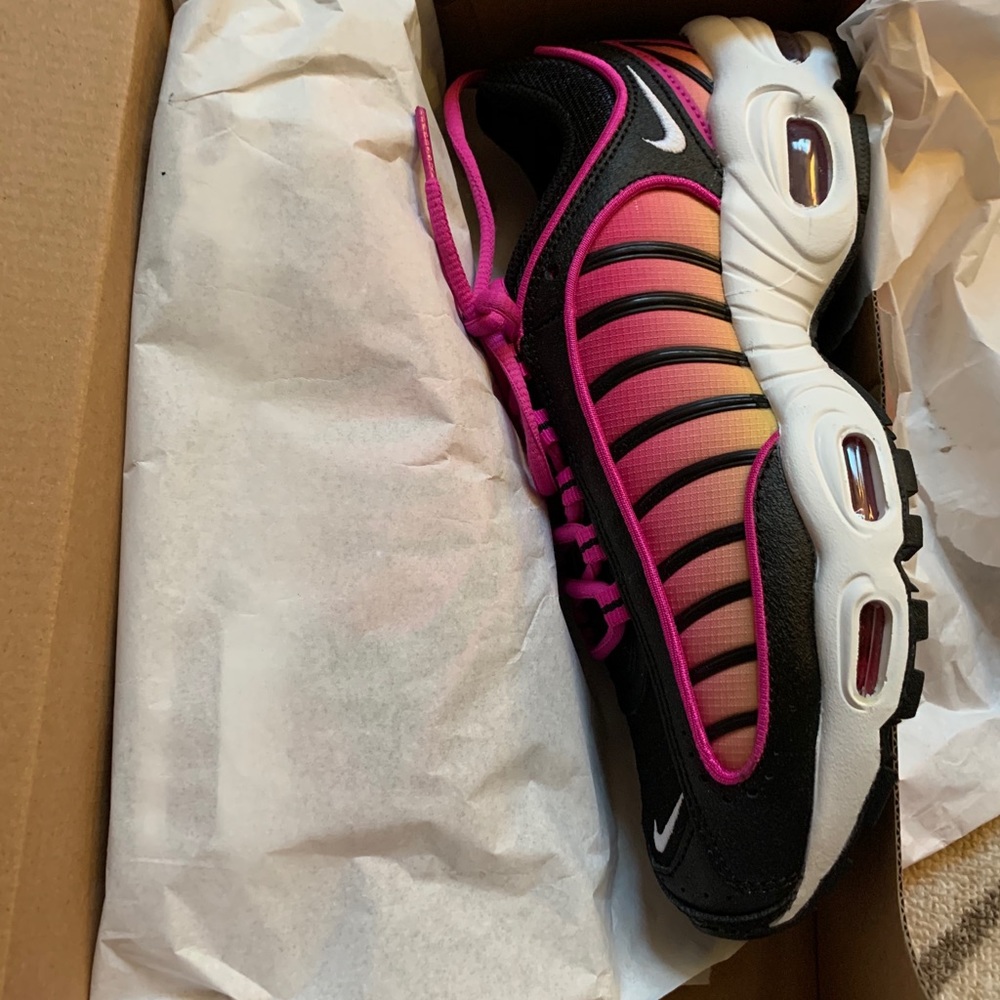 Nike Air Max Tailwind IV Black White FirePinkwomen - Picture 9 of 13